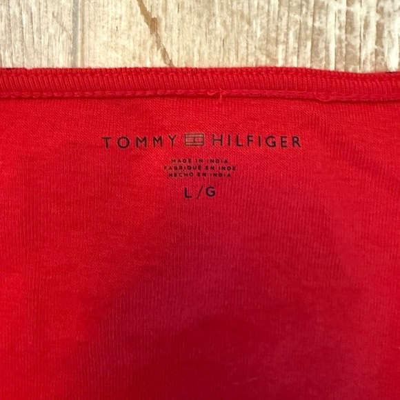 Tommy Hilfiger Red Crew Neck T-Shirt w small pattern L - Picture 4 of 5